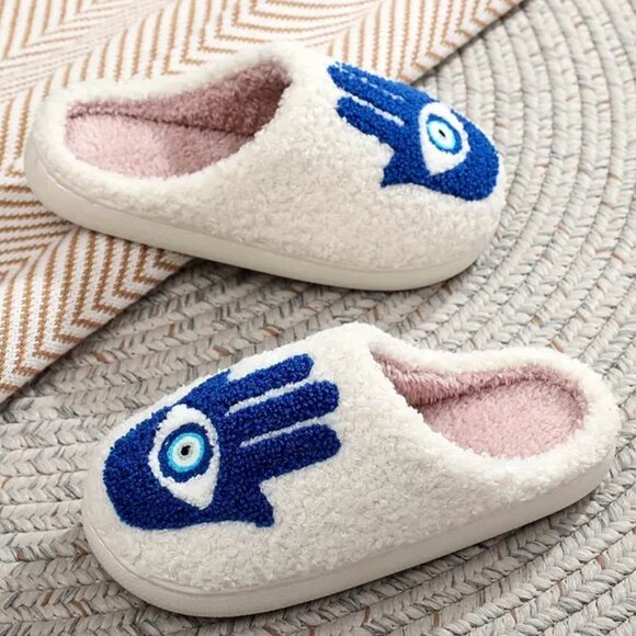 RESERVED 4 lady π€ Hamsa Slippers Sherpa Evil Eye Indoor Outdoor NEW LAST PAIR - Picture 2 of 7
